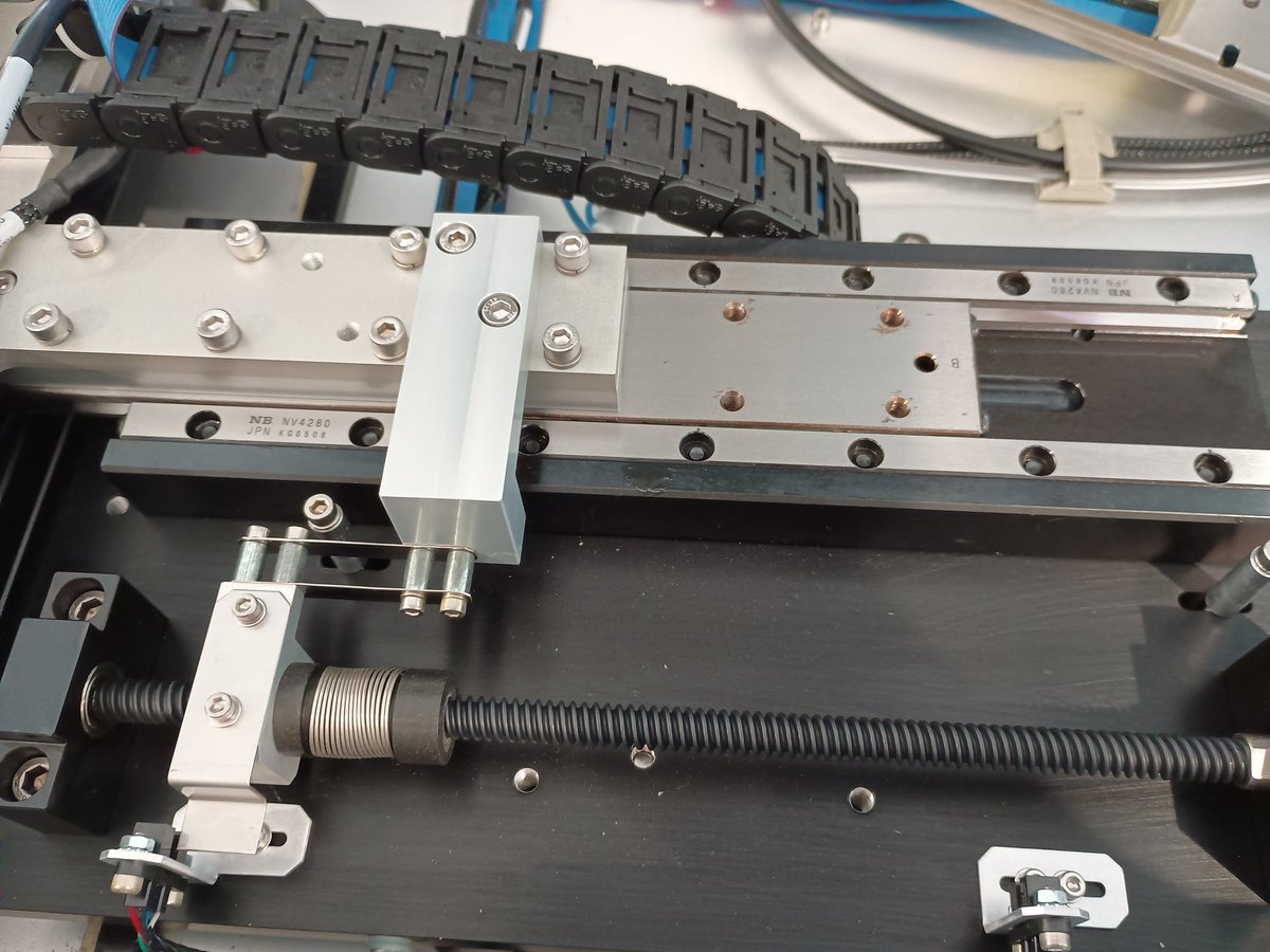 ADLmicroimaging's tweet image. Got intimate with a #highthroughputscreening #HTS #platform again. The xy stage needed some #lubrication.