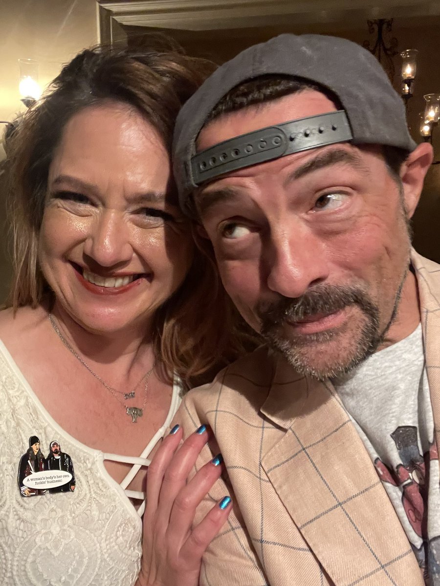 MyMemphisMegan's tweet photo. Enjoyed An Evening with @ThatKevinSmith at his home in the Hollywood Hills last night! We saw an extremely advanced screening of #the430movie in his living room!! @austinzajur , @harleyquinnsmit , and @JayMewes gave superb performances. he story was nostalgic and touching. 👍🏼👍🏼 https://t.co/y1LC7i4eSV
