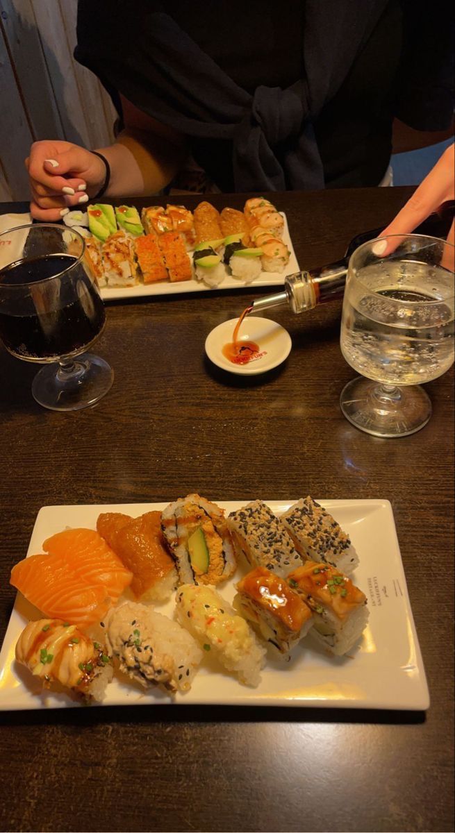 Agatha3593's tweet photo. Sushi time is the best time. 🍣⏰Good  Nighgt https://t.co/P9UbQJ38FV