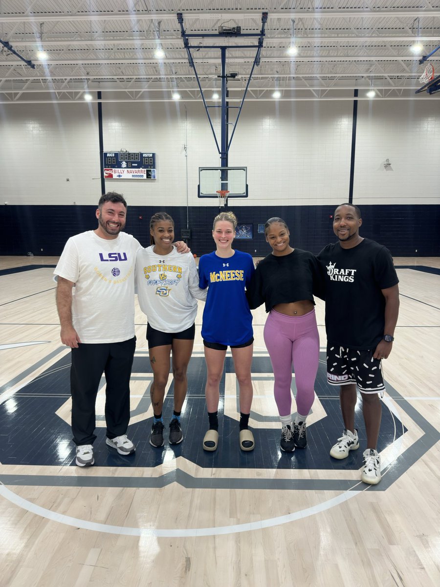 LakeCity_Pride's tweet photo. Practice Saturday was 🔥‼️
We’re gearing up for San Antonio and Chicago the next 2 weekends. Can’t wait to compete!
@GuilloryParis , @MycaaTrail , and @averyyoung23 we thank you all so much to the pointers, the talk, and the 💎 dropped to your little sisters and their parents. https://t.co/D32vtCcMj3