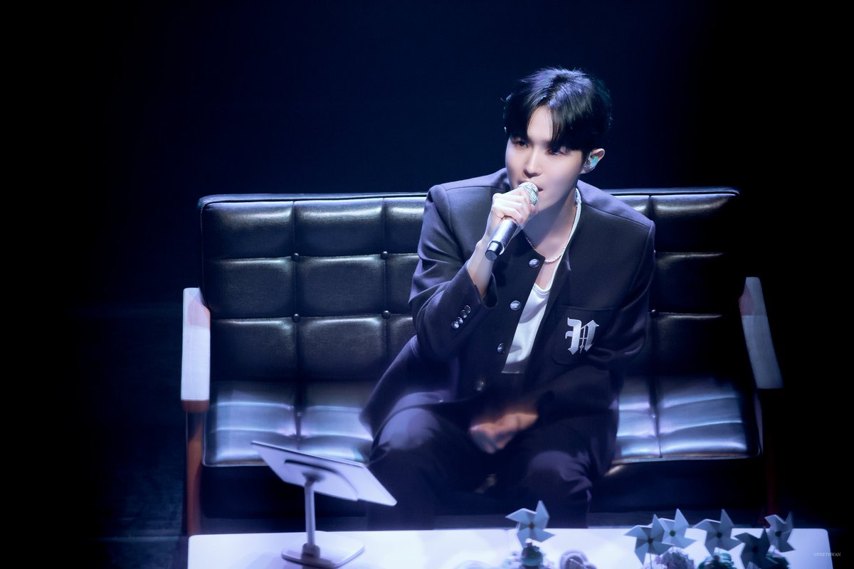 🎤💙

220520 째니째니김째니Day
#김재환 #kimjaehwan