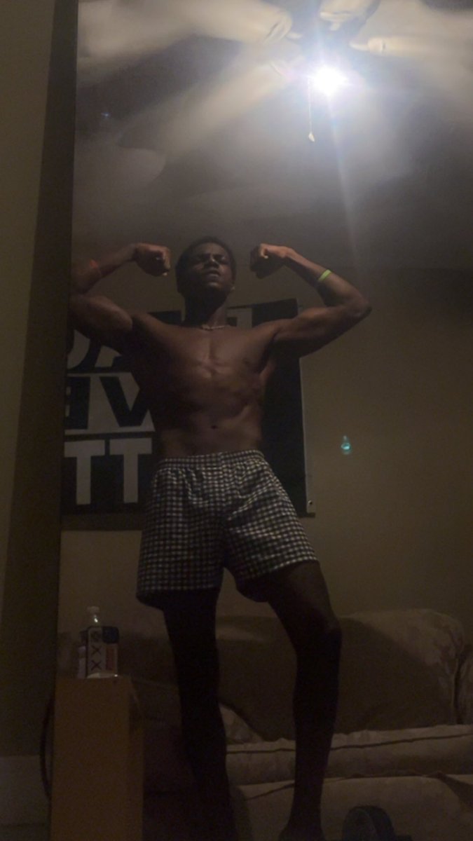 saintspro1_'s tweet photo. Gettin ready for this Friday over @ChosenPro_ ! Battle of two young prospect from Strong Island. Cooper’s got heart, prolly explains the last name. Sadly, imma have to break it if he don’t pull up at is best. Let’s get it. GRRAH‼️ https://t.co/CsHbYpO2jo