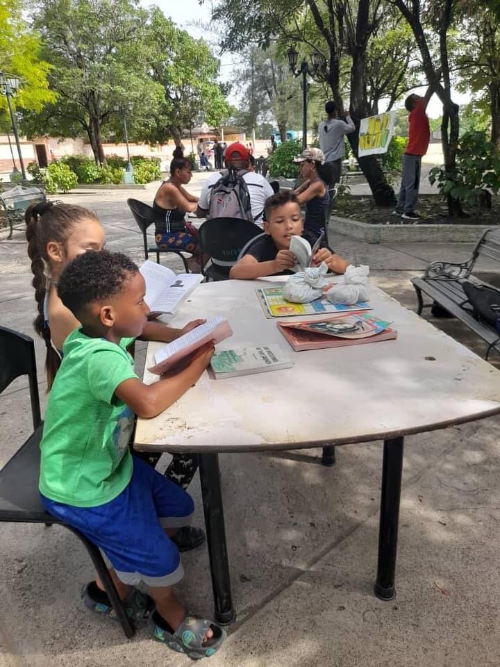 CuetoVerano's tweet photo. La Comisión Municipal de Verano llega hasta el Consejo Popular de Marcane donde se desarrollan actividades deportivas y recreativas para el deleite de niños y pobladores. #Cueto
#ModoVerano2024
#CuetoModoVerano @BatistaDelver @telecristaltv https://t.co/1uKLOj73ZO