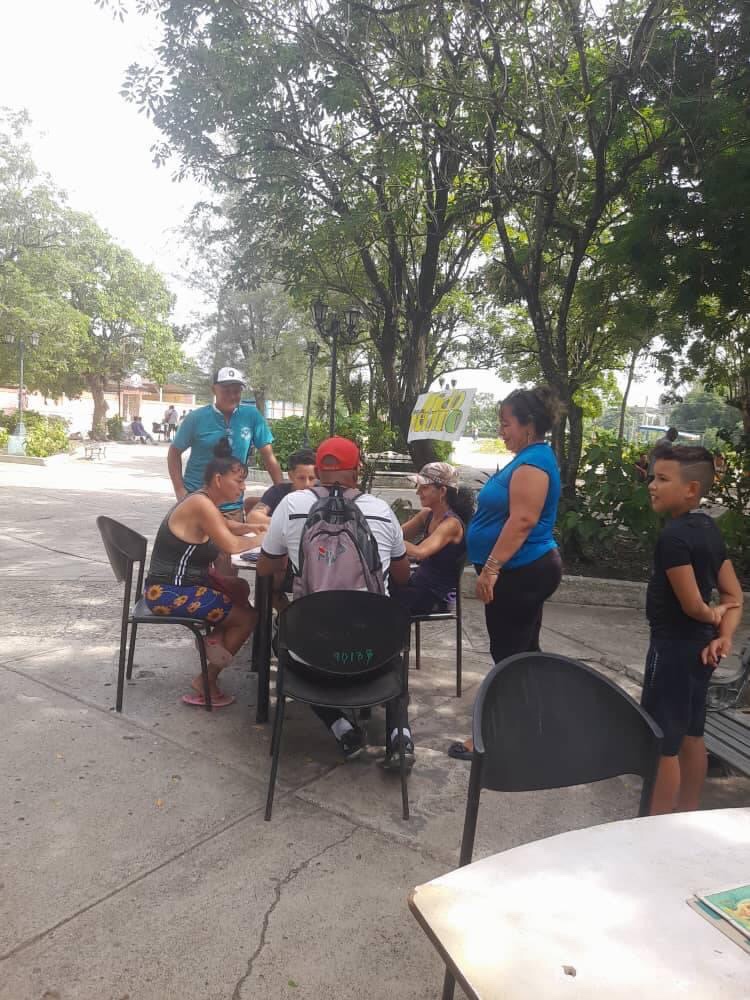 CuetoVerano's tweet photo. La Comisión Municipal de Verano llega hasta el Consejo Popular de Marcane donde se desarrollan actividades deportivas y recreativas para el deleite de niños y pobladores. #Cueto
#ModoVerano2024
#CuetoModoVerano @BatistaDelver @telecristaltv https://t.co/1uKLOj73ZO