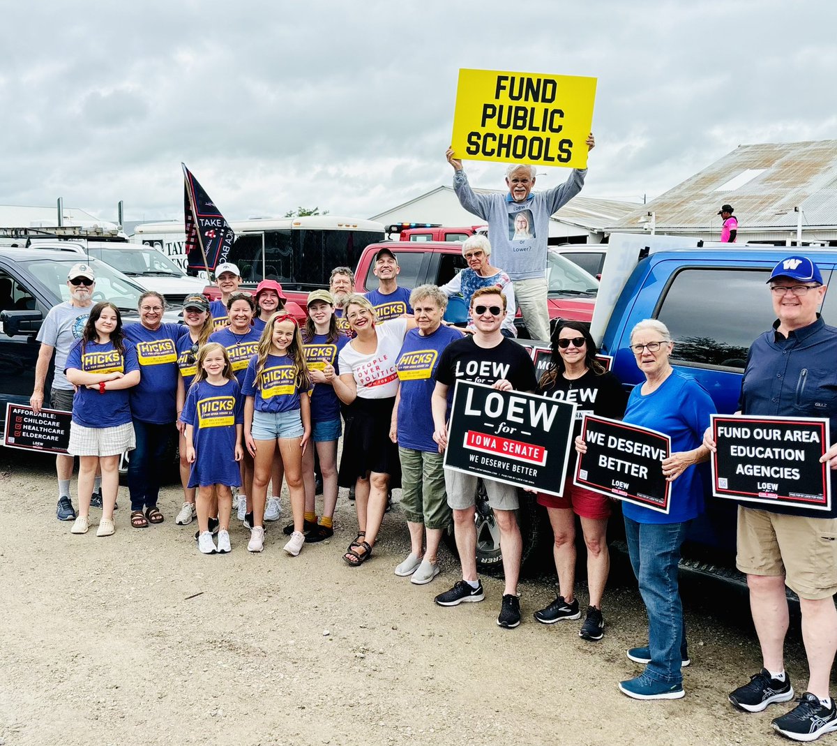 What an incredible way to spend the Fourth of July 🇺🇸 1 day, 3 parades: Osceola, Lamoni, and Leon parades. So much love, so many popsicles ❤️

A special thank you to everyone who helped us have a presence in Chariton, Earlham, and Pleasanton. I am beyond blessed 😊

#paradeseason