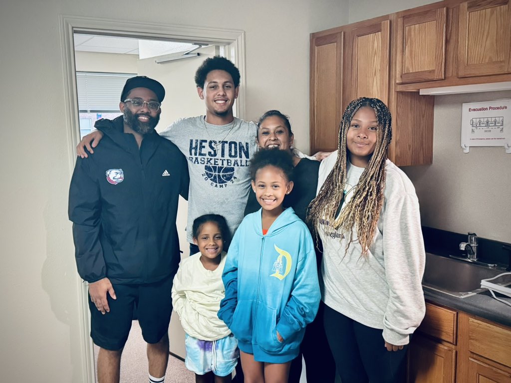 Bulldog Basketball 🐶🏀 tweet media