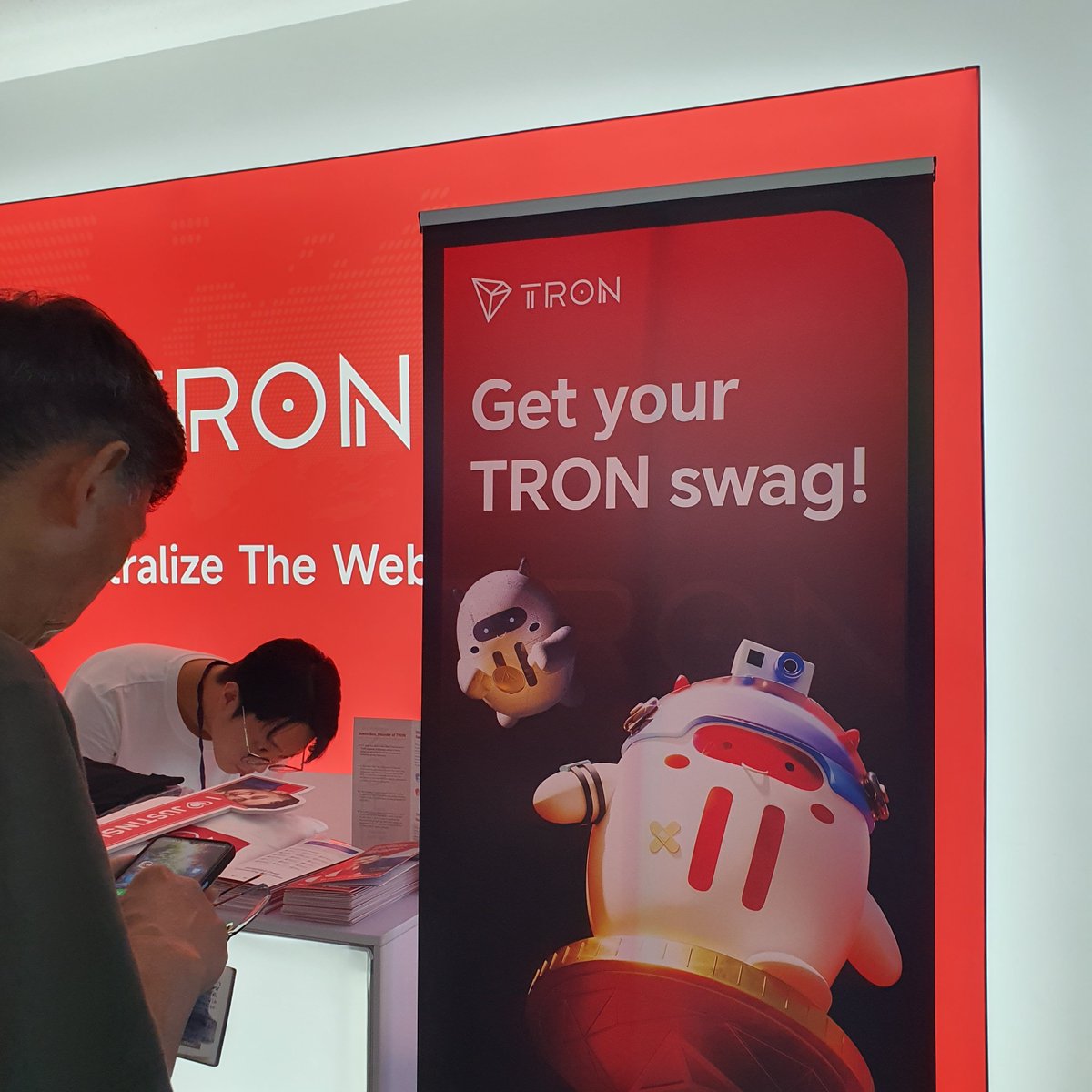 buithiduoc86's tweet photo. #TRON DAO KOREA #TRON #IXO2024 https://t.co/y3eZjYmjtJ