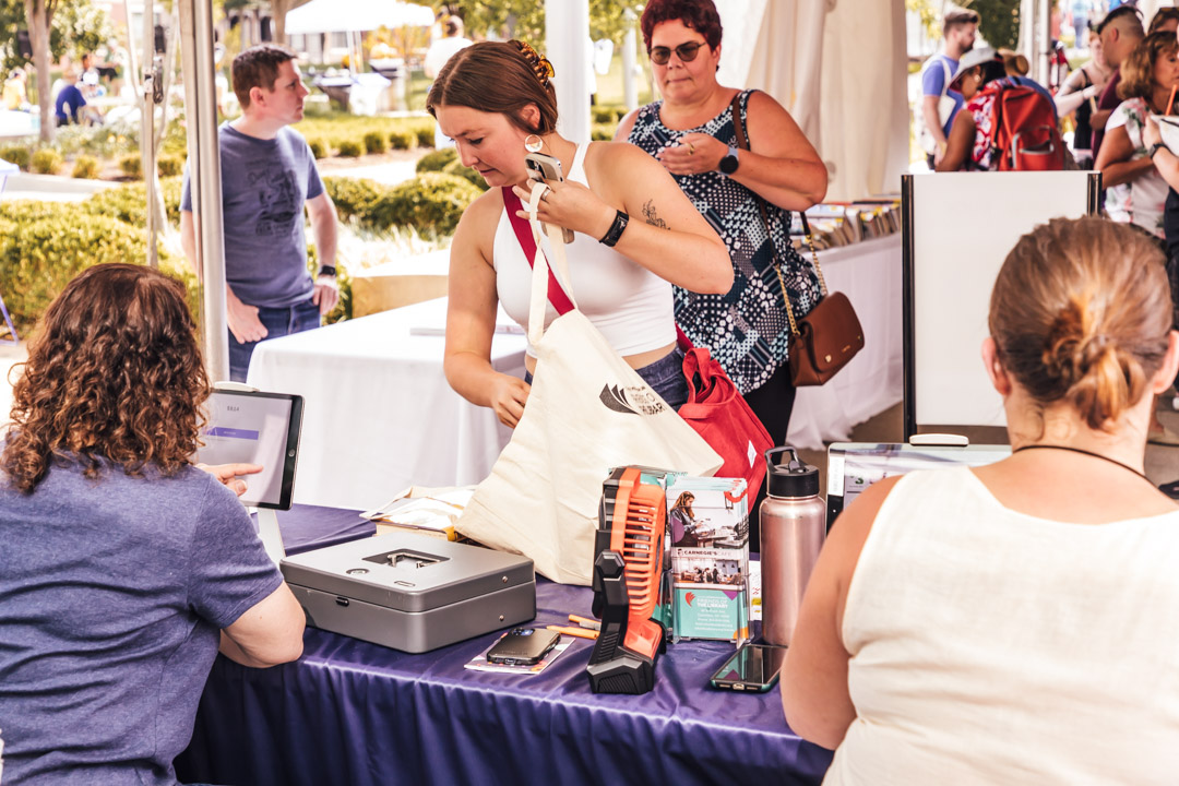 Friends of the Columbus Metropolitan Library tweet media