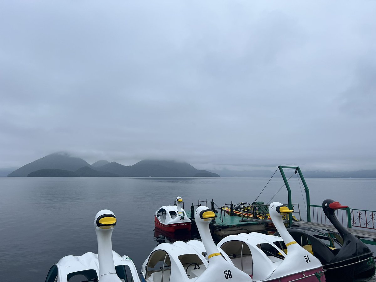 ToyaMarine's tweet photo. 良い天気ではないですが
営業中です🦢 https://t.co/mqp9j7jREP