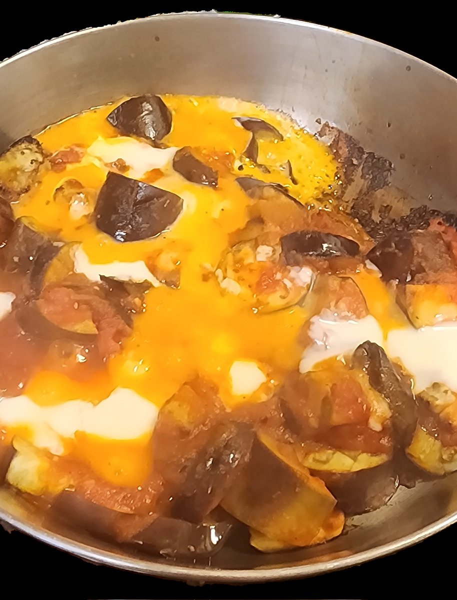robert_weiter's tweet image. #SimpleDinner: Ichiban (Japanese) #Eggplant sauteed in #homemade herbed avocado oil and seasonings [dried garlic, salt, dried onion, spices, dried chili pepper, basil, oregano, rosemary, marjoram, thyme and sage], tomato basil pasta sauce and #Wisconsin artesian mozzarella. #Food