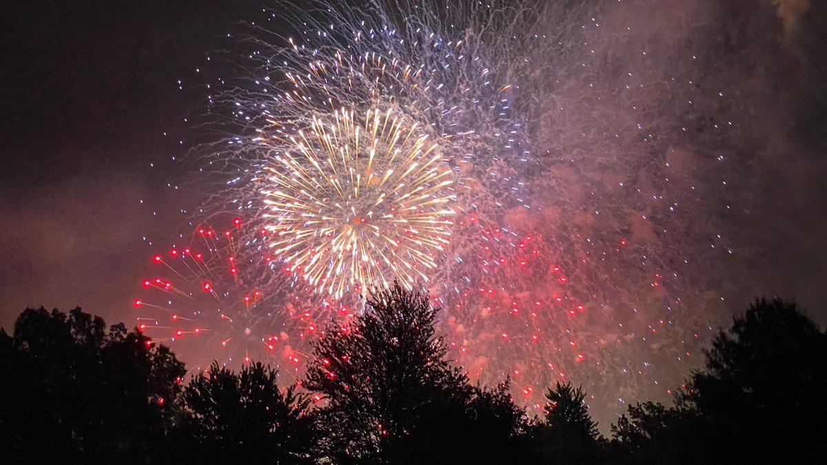 ScottDimmich's tweet photo. PHOTO OF THE DAY: Finale. Taken at Red, White, and Blue Ash on July 4th.
#blueash #blueashohio #redwhiteandblueash https://t.co/B0NLOUVOVw
