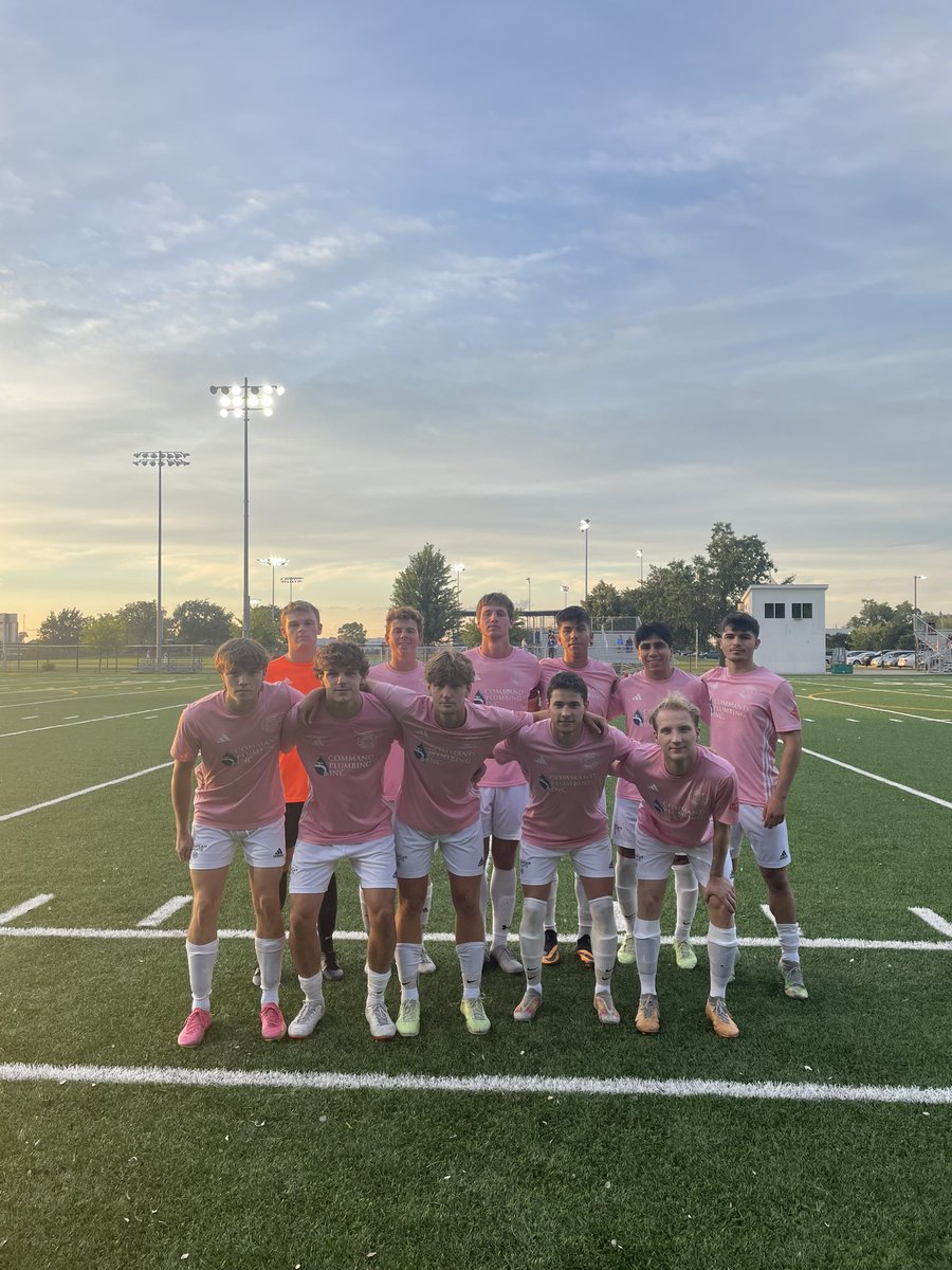 chicagoghostfc's tweet photo. Underway in the Illinois State Cup against @czarnijaslo 

#chicagoghostfc | #vamoslasrosas https://t.co/RuKSx9xhDl
