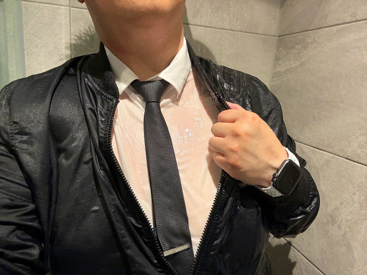 Been forced to walk in the pouring rain 🌧️ 
Master didn’t allow me to bring an umbrella 🥲