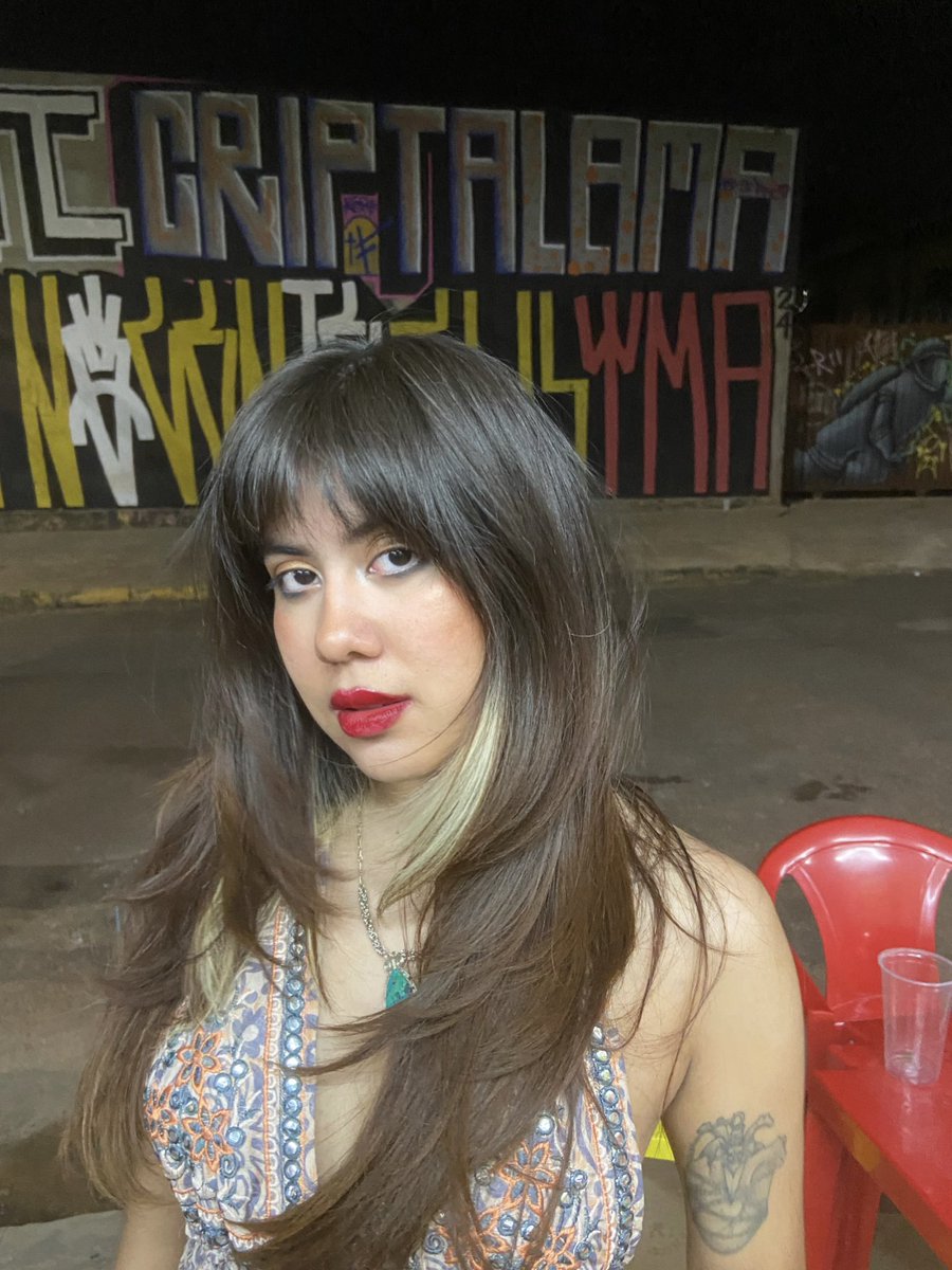 samllbk's tweet photo. Face reveal monólito tiwanaku: meu cabelo lindo servindo horrores no barzinho mais zika de cg (bar da tia) https://t.co/uGCQq57Ukk