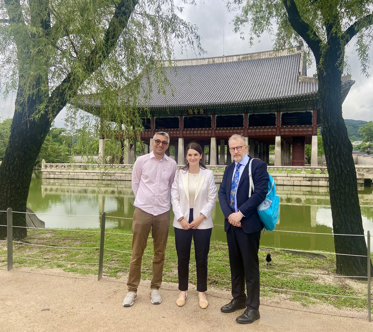 Madeleine Rauch (@madeleinerauch) on Twitter photo Excellent day 1 teaching on the <a href="/CambridgeMBA/">The Cambridge MBA</a> on international business and entry to new markets, and excellent visit to <a href="/IBM/">IBM</a> and the beautiful Gyeongbokgung Palace <a href="/ExponentialMind/">Mo Tanweer</a> Excellent day 1 teaching on the <a href="/CambridgeMBA/">The Cambridge MBA</a> on international business and entry to new markets, and excellent visit to <a href="/IBM/">IBM</a> and the beautiful Gyeongbokgung Palace <a href="/ExponentialMind/">Mo Tanweer</a>