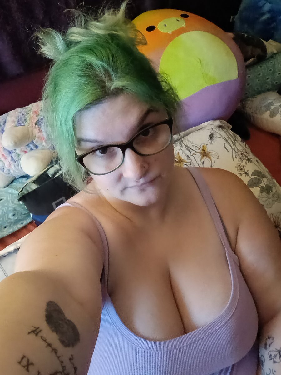 2589Elora's tweet photo. It's been a minute guys... Sorry about that. #OF #ofgirl #OnlyFans #onlyfansgirl #bbw #followme  #linkinbio #bbwlove #girlswithglasses #thickthighssavelives #curvysexy #curvygirl https://t.co/nMchzAHEjD