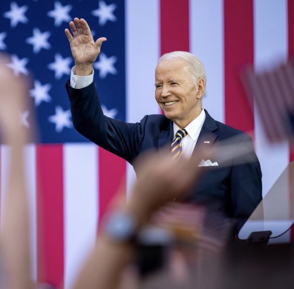 mommamia1217's tweet photo. @SenseiDuckOR 🙋🏼‍♀️💙🇺🇸
LETS GO JOE!
#WeBackBidenHarris #BidenHarris4More https://t.co/25Y0v9kVPA