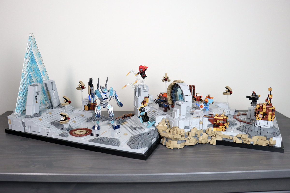LM9Productions's tweet photo. Here’s a look at the Vault of Glass from #Destiny2 I built using LEGO. Complete with a full fireteam based off my clan members, DPS supers, exploding supplicants, and Atheon, Time’s Conflux!
#lego #Destiny2Art #AOTW #DestinyTheGame https://t.co/U3q8F5uuJS