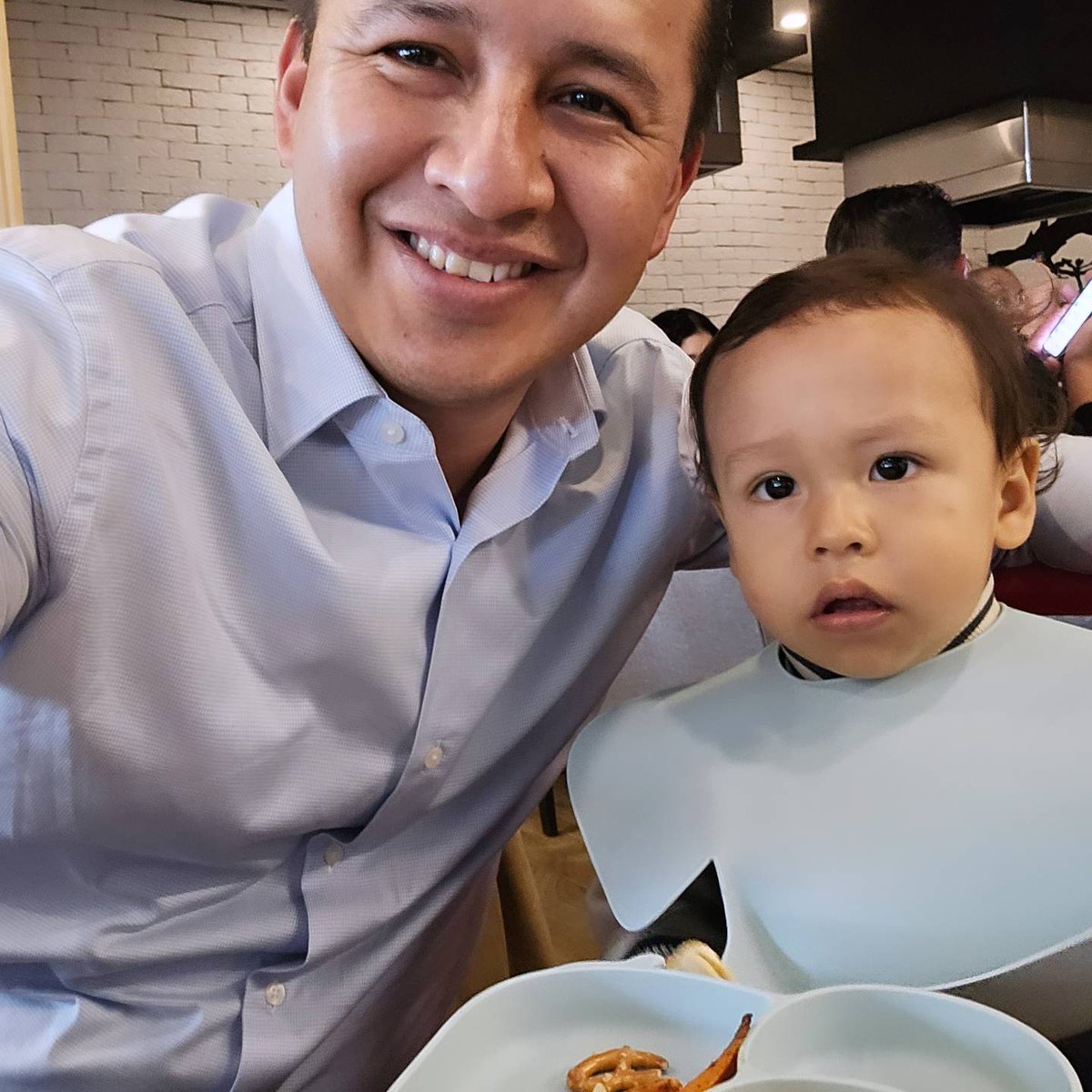 Tenemos una cita.! 

No saben como disfrute esta tarde, el poder vernos y entendernos, cuidarlo y comer juntos.

Me cambio la vida. ❤️