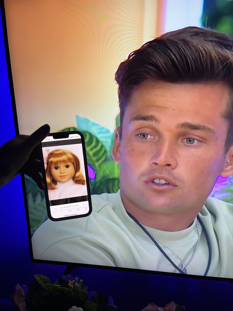 Crystal_Moyer's tweet photo. Anyone else think that Aaron looks like Nellie? #loveislandusa https://t.co/Xy4PJ5YfXZ