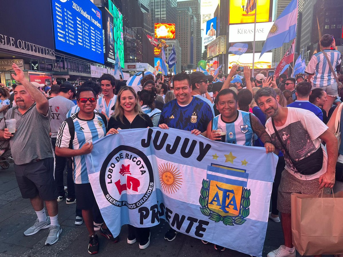 cachecha1's tweet image. Banderazo #Argentina #NYC