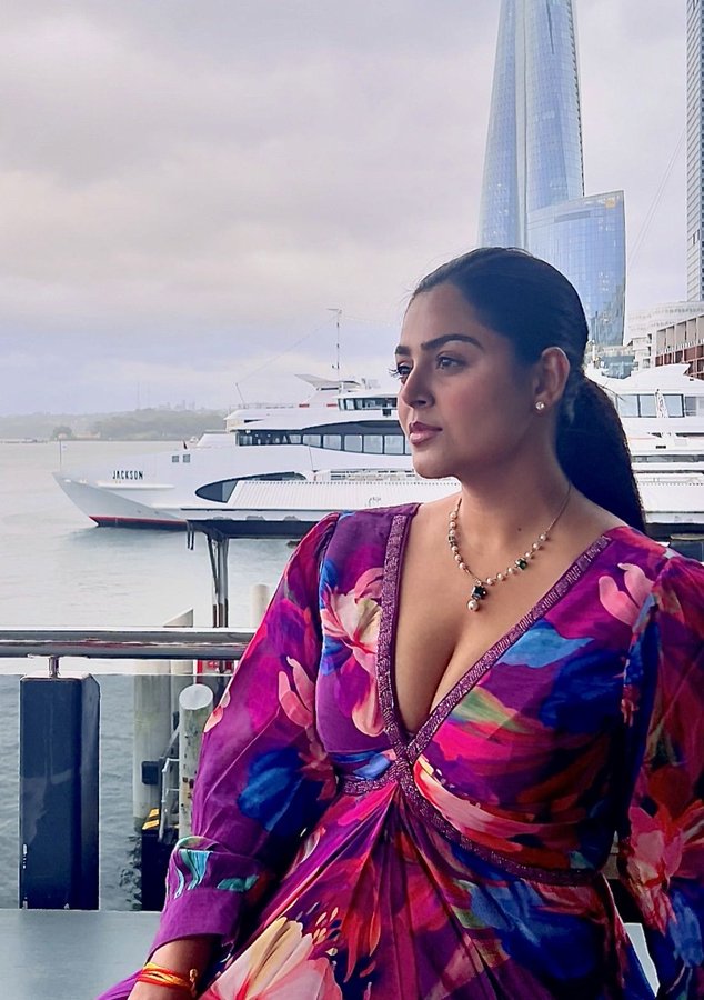 GSAqPnXacAAFxZu?format=jpg&name=900x900