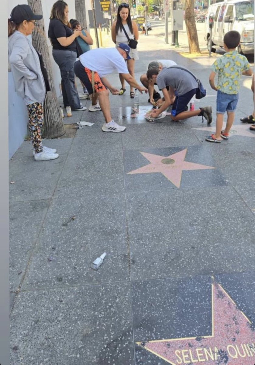 WhoNeedsForever's tweet photo. @AmyKinLA is it true that #JenniRivera and #SelenaQuintanilla ‘s Hollywood walk of fame stars were Vandalized in front of the Capitol Records building today? 😭 https://t.co/0fm8lpJaOE