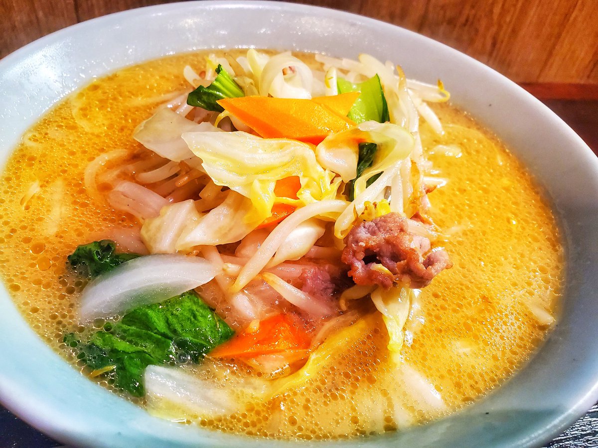 bigdada1011's tweet photo. 昨日の夕飯🍴
行きつけのお店！町中華屋！
昔ながらの中華屋！味は本格的！
知り合いを連れてくと大体ハマル！
麻婆豆腐も良いが！
昨日はタンメン🍜
麺類も美味しいしその中でも個人的にはタンメン1番🎶 https://t.co/kVnWXeYIym