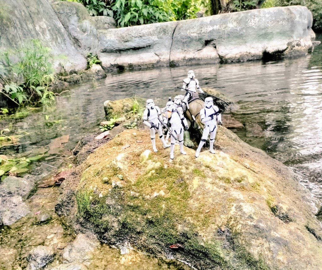 jaanryx's tweet photo. #starwars stormtroopers https://t.co/s0UTYs2l3s