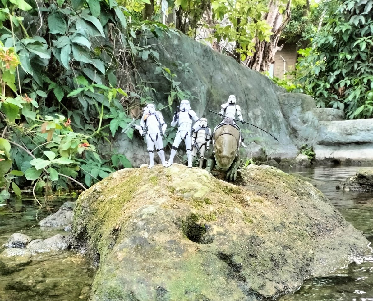 jaanryx's tweet photo. #starwars stormtroopers https://t.co/s0UTYs2l3s