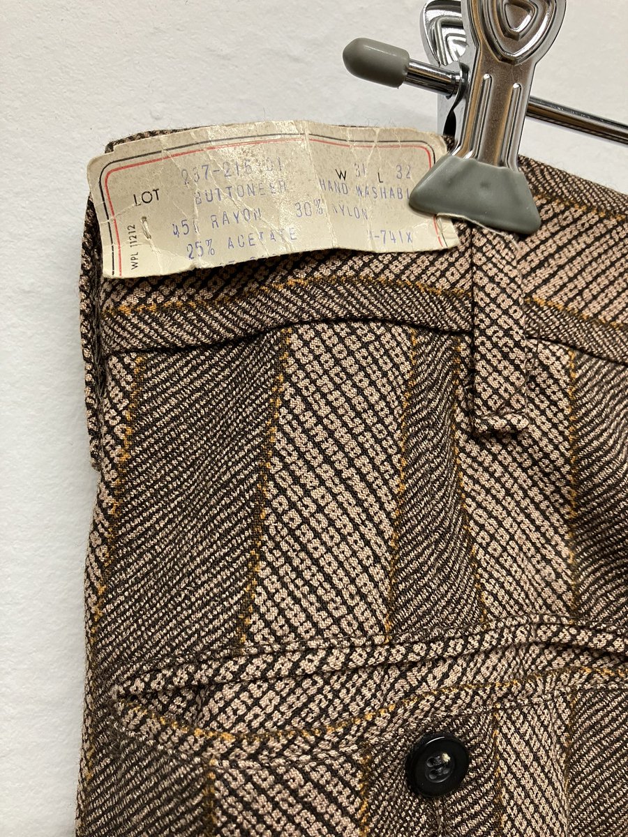 slap_multiroom's tweet photo. 【70s専門古着屋 柊 ✖︎ 古着屋PALS TOKYO】ポップアップ出品商品

70s ストライプ フレアパンツ　デッドストック
size:w31
¥12,800 taxin
---
#フレアパンツ
#ストライプフレアパンツ
#デッドストック
#70sファッション
#70sスタイル
#70s好きな人と繋がりたい 
#昭和レトロ
#70s古着 https://t.co/fdejvfMz3e
