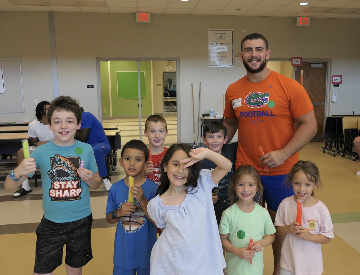 Another awesome time with the students at Meadowbrook today! Thanks to @theedfoundation for this opportunity. Volunteer at the link below to make a difference! edfoundationac.org @theedfoundation @FL_Victorious #FVFoundation
