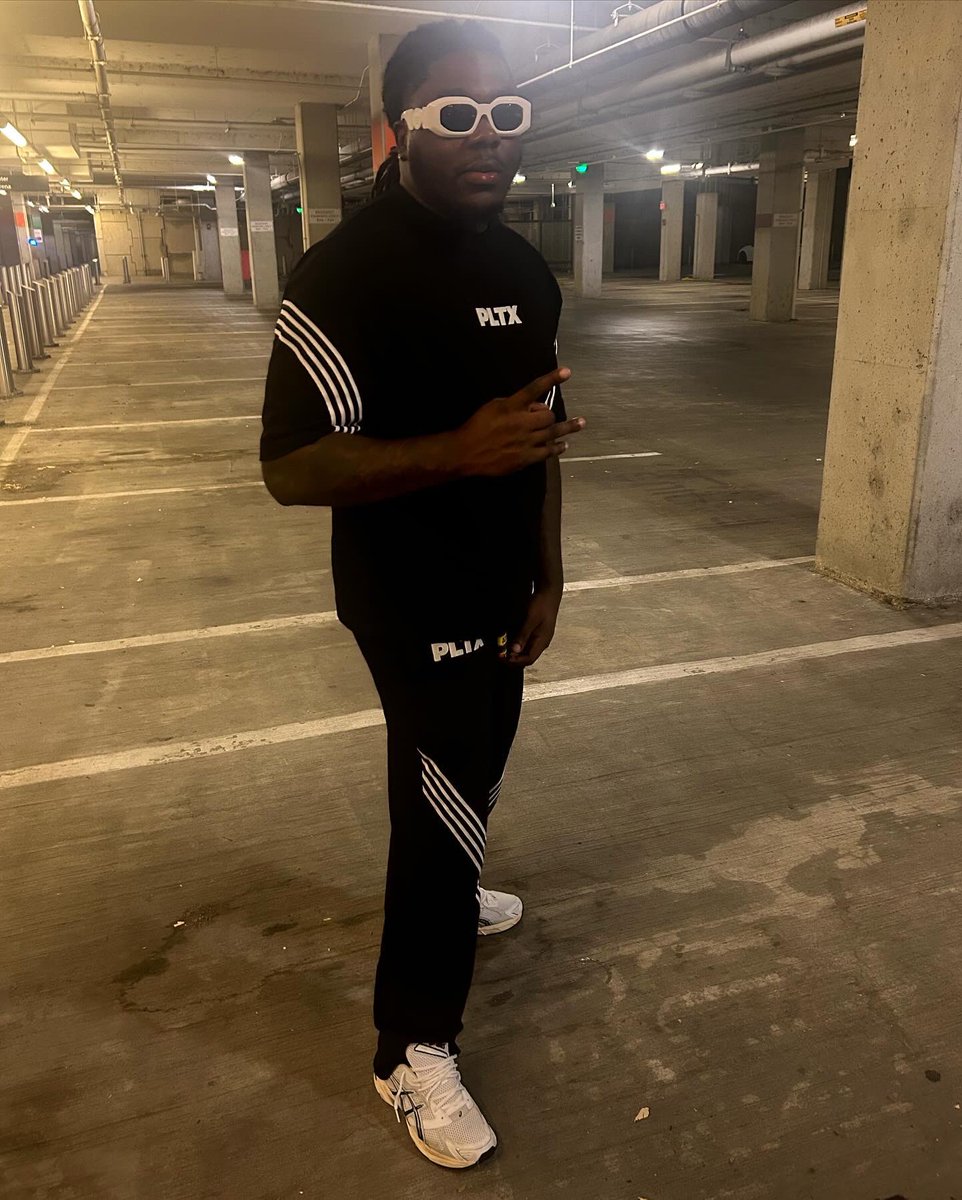 ZoomSoSkii's tweet photo. Turnt up not burnt up💰🚛 https://t.co/w1Zs7usQCs