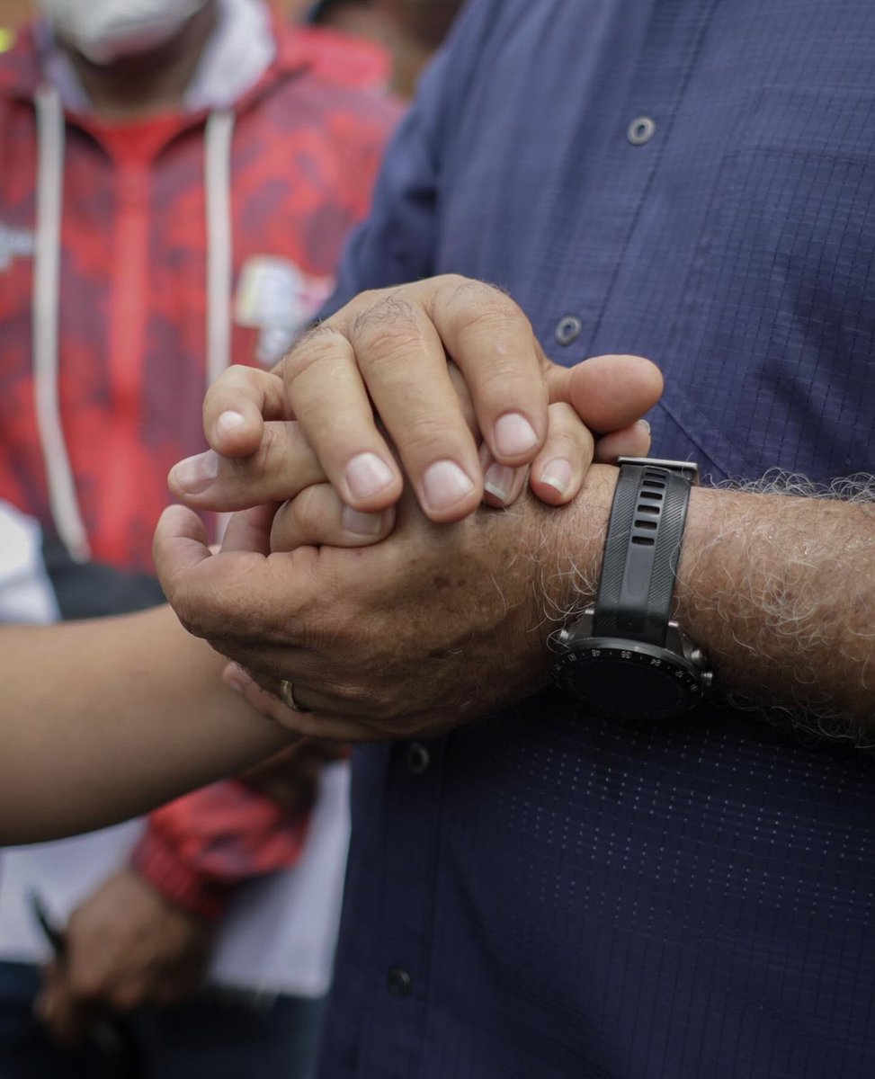 Mgta0104's tweet photo. “Sí, si podemos ayudar al mundo, cambiar la Historia en un segundo…
Yo no soy Dios para decirte qué hacer, yo lo que sé, es que juntos vamos a vencer”

Venceremos! @dcabellor @jdavidcabello https://t.co/kAZjw11tIn