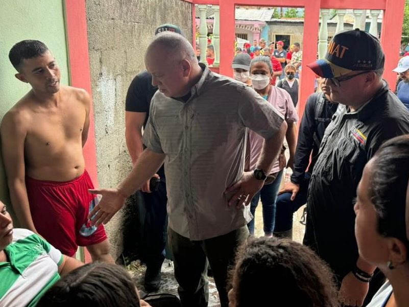 Mgta0104's tweet photo. “Sí, si podemos ayudar al mundo, cambiar la Historia en un segundo…
Yo no soy Dios para decirte qué hacer, yo lo que sé, es que juntos vamos a vencer”

Venceremos! @dcabellor @jdavidcabello https://t.co/kAZjw11tIn