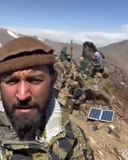 Mahsa056's tweet photo. یک مرد جنگی به ز صد مرد روم 

مارشال حسیب نشان داد که مرد روزهای دشوار افغانستان است،

دعای ننگرهاریان و مشرقی با توست ای یکی ازشیران پنجشیر،

مونژ تول پختانه‌گان تا سره یو. https://t.co/MXPniT3XWI