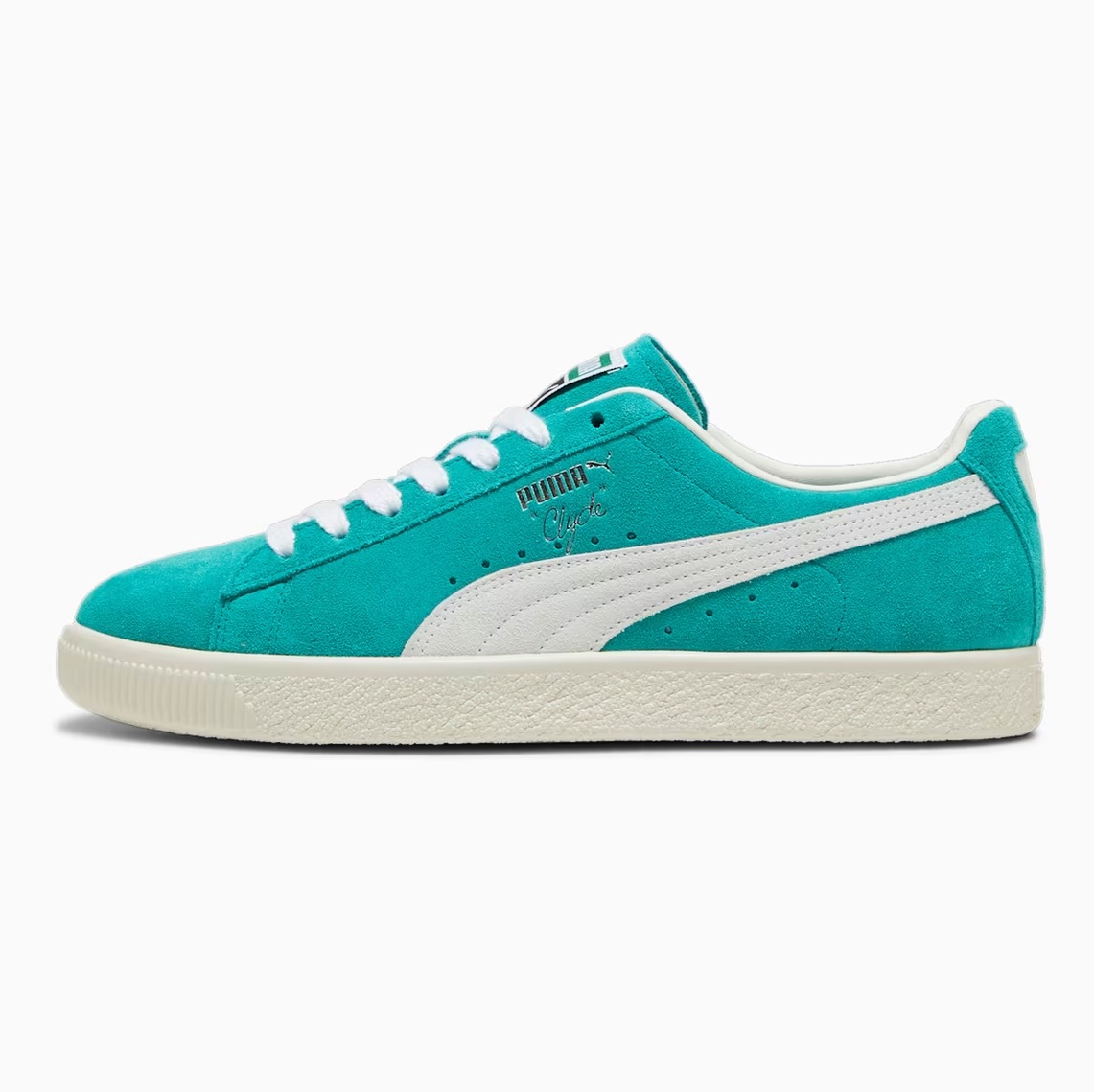 snkr_twitr's tweet photo. AD: LIVE in 10mins
Puma Clyde OG 'Spectra Green/Frosted Ivory' 

PUMA US -> https://t.co/CDlbr825i3 https://t.co/7OExLWPNAu
