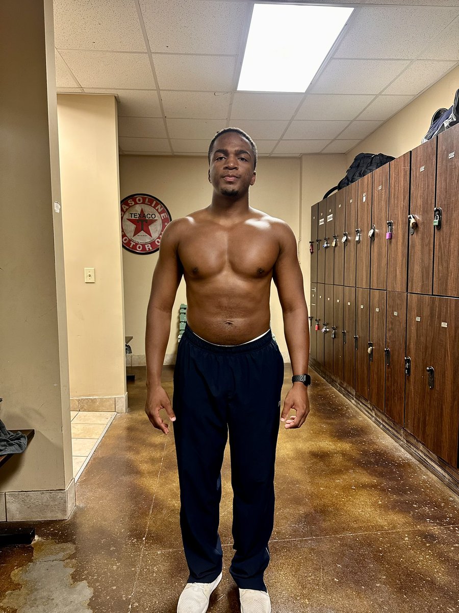 Abone3's tweet photo. I constantly think of my weight journey and it’s been a ride. Stay consistent and you’ll see the gains. https://t.co/b5CqwiuaXI