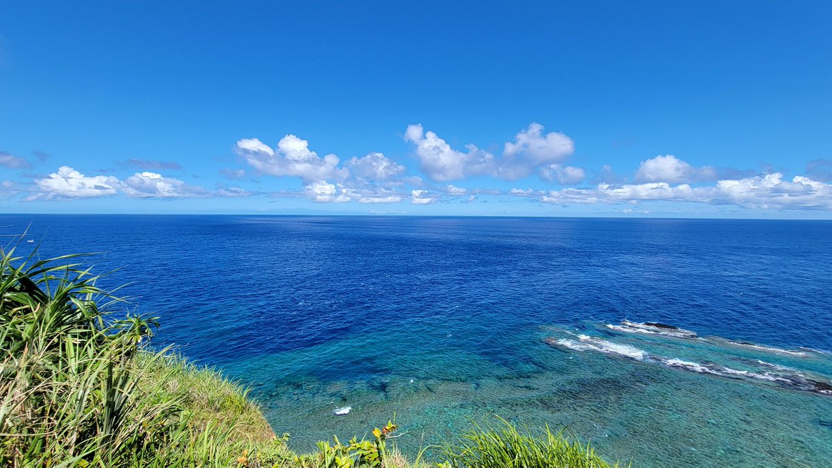 yoshitaka_ISG's tweet image. 宮古八重山の5市町村(宮古島市、多良間村、石垣市、竹富町、与那国町)で構成する「美(か)ぎ島(すま)美(かい)しゃ市町村会」の総会が日本最西端の与那国島でありました。総会後の視察で西崎を訪れると年に数回しか見れない台湾が見えました。110km先に隣国があります。