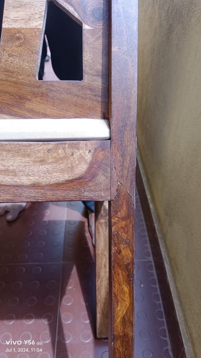daya8080's tweet photo. @Pepperfry Order ID: 309767519 received 2 broken chairs out of 6, your delivery partner mentioned it got damaged in transit &amp; took it back saying new chairs will be delivered in two days. 10 days over no update on complaint raised. Pathetic Service. Nt buying any product from you https://t.co/DzchMGXiTy