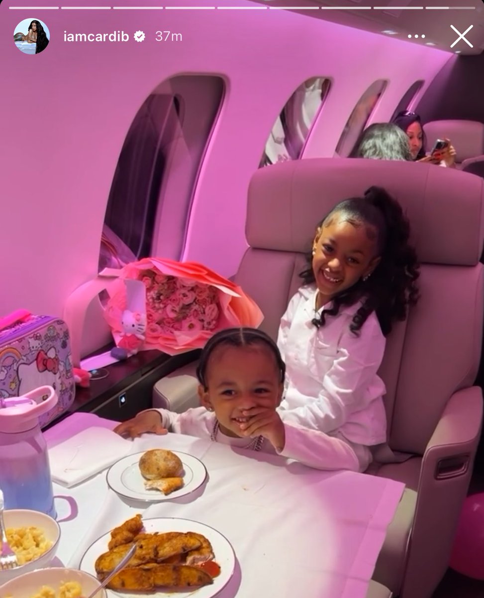 ‎‏ً tweet media