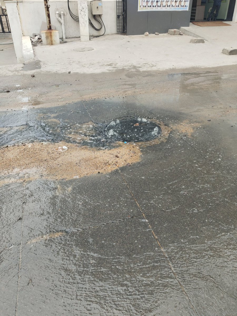 PavanK_B's tweet photo. Drainage overflowing from a week and no action. School children, vehicles and pedestrians struggling. MLA camp office lane, opp narayana school JSR mall lane. This is a repetitive issue. Pl help https://t.co/R7AY0OXIDp