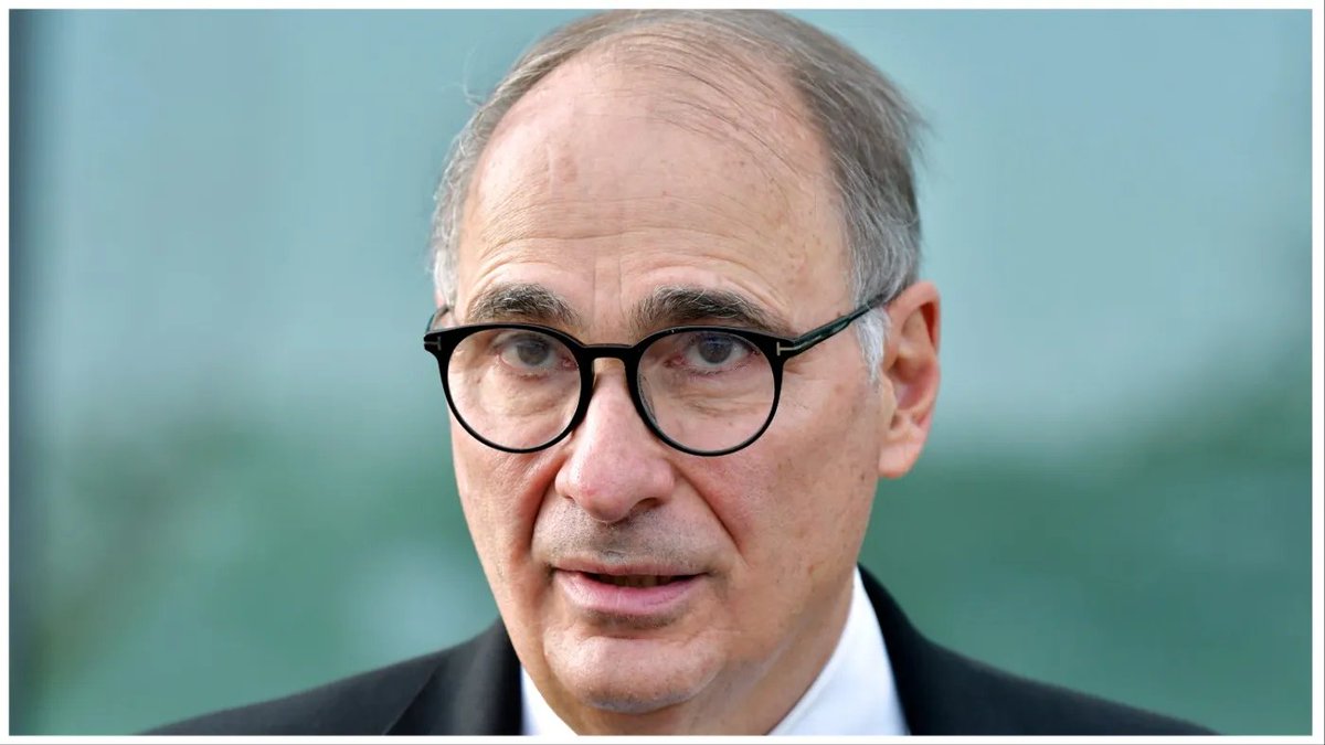Former President Barack Obama’s ex-top strategist, David Axelrod, says Biden is not winning the 2024 presidential race.

Do you agree with David Axelrod?