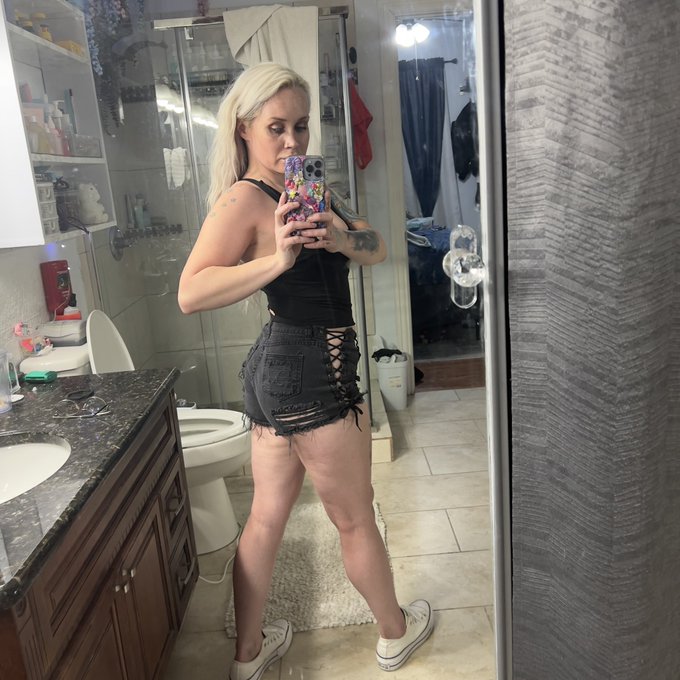 Shedding lbs https://t.co/h4I4pAE6VK<a href="/tag/realloyalfans"class="tags"><span>#realloyalfans</span></a>