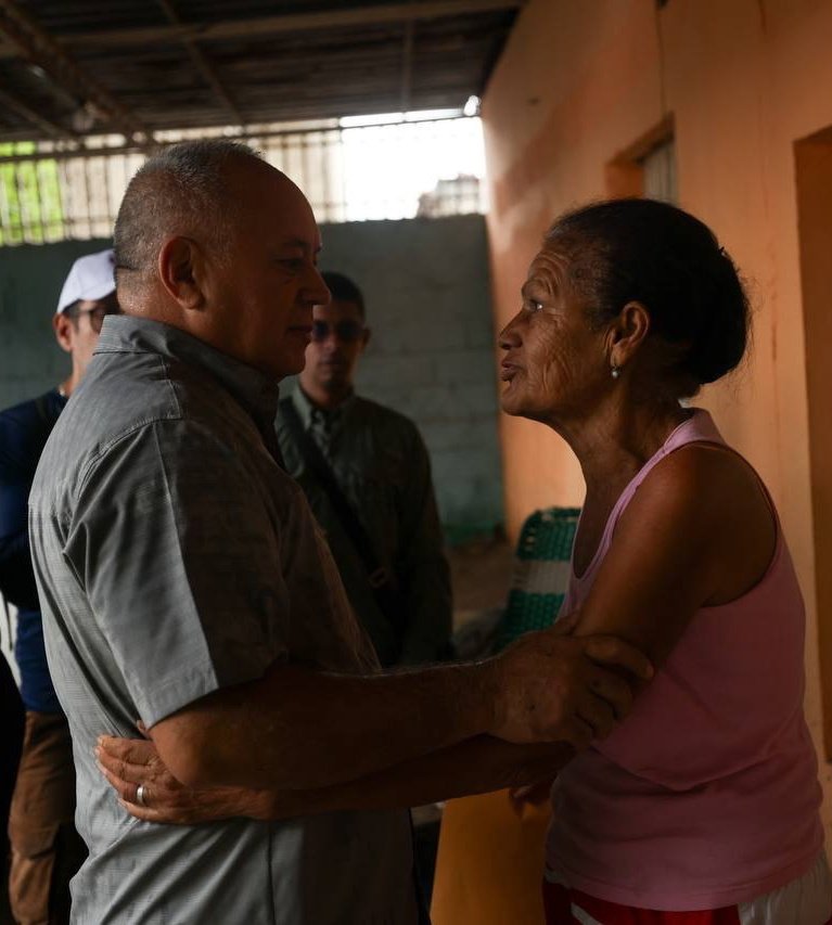 Elantmjs24's tweet photo. Por esta y muchas más razones te queremos y te apreciamos mucho  Díosdado Cabello R 🚩🇻🇪❤️😎

Simplemente gracias y que DTB @dcabellor https://t.co/iERYEQlFxt