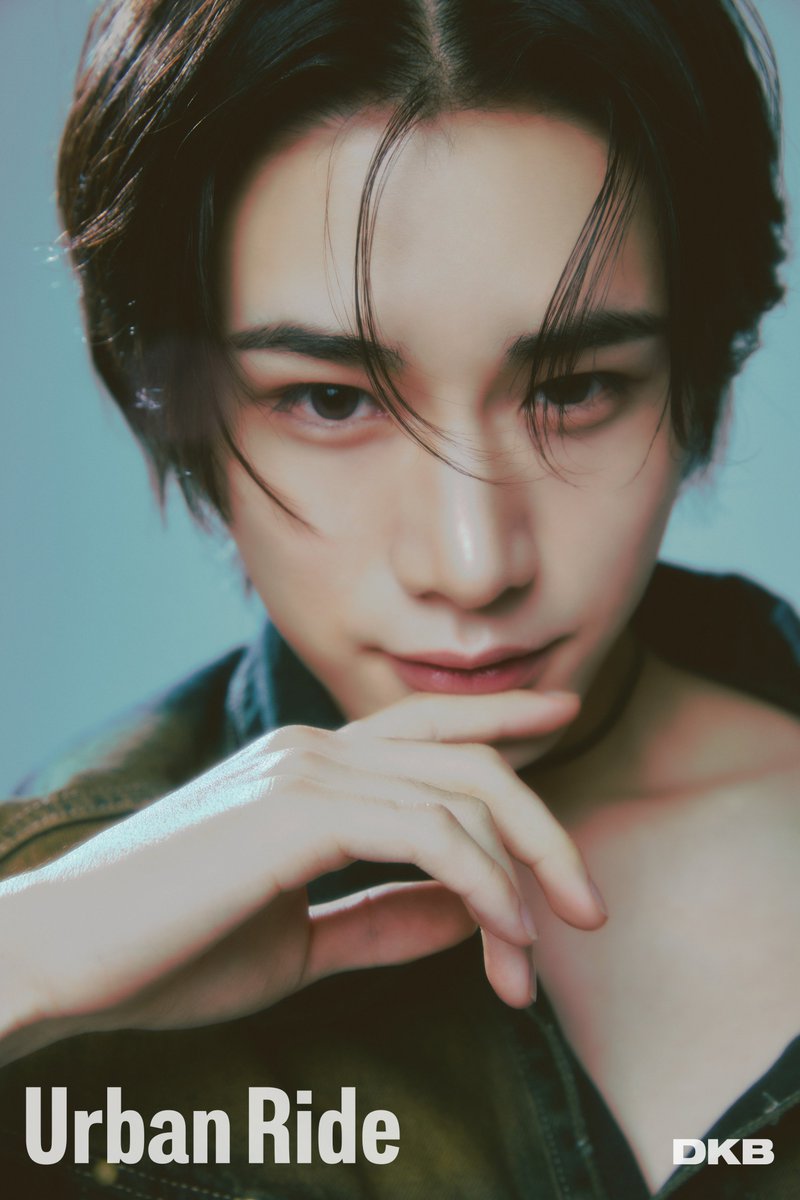 DKB_BRAVE's tweet photo. DKB the 8th Mini Album
[𝐔𝐫𝐛𝐚𝐧 𝐑𝐢𝐝𝐞]

𝘊𝘖𝘕𝘊𝘌𝘗𝘛 𝘗𝘏𝘖𝘛𝘖 𝙐𝙧𝙗𝙖𝙣 𝙫𝙚𝙧.
#룬 #LUNE

2024.07.17. 6PM (KST)

#다크비 #DKB #UrbanRide #FlirtingX
#20240717_6PM https://t.co/DQ56Xy1LB3