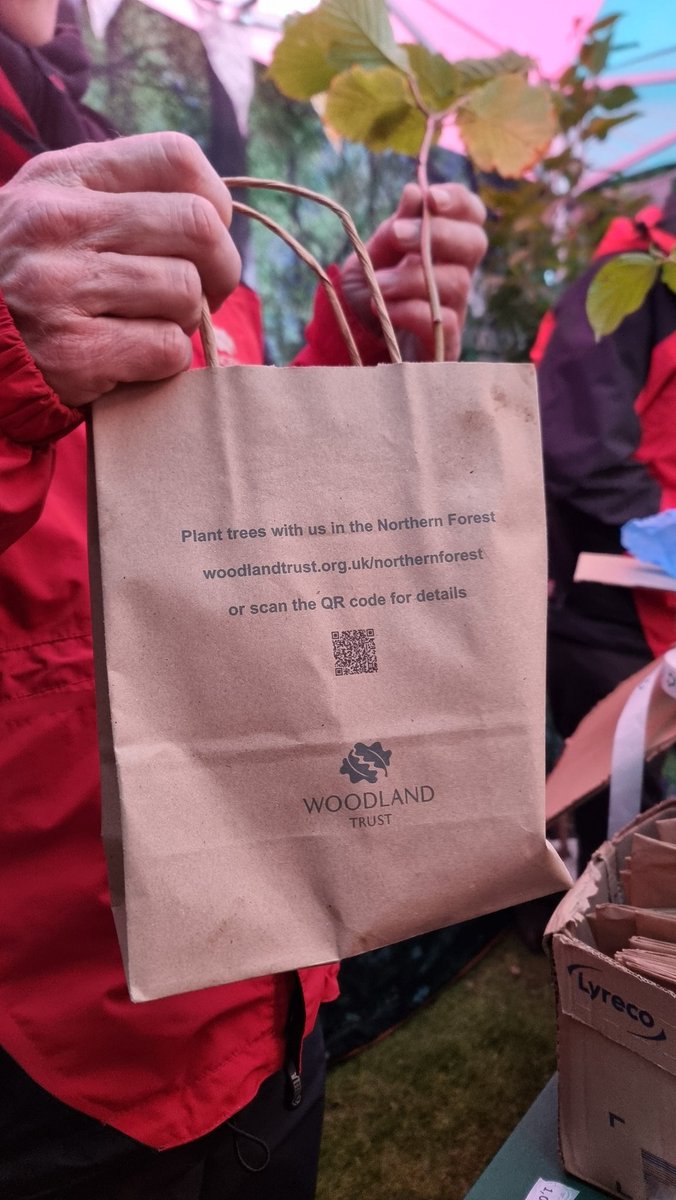 WT_PaulMos's tweet image. Visit the @WoodlandTrust stand 406 near the Forestry area Climbing Poles @greatyorkshow this week.
Get a Free Tee and Woodland Advice at the stand next door. @whiteroseforest  @ForestryComm  @HumberForest #PlantMoreTrees #NorthernForest