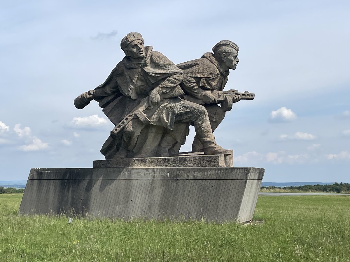 MEMPOP_ERC's tweet photo. 🏛️Memorial to the Enemy: The Hrabyně Memorial-a poignant tribute with a complex history. Initially dedicated to the Soviet Army and built by former Wehrmacht soldiers. Its evolving meanings reflect tangled legacies and shifting identities in Czech Silesia. #MEMPOP #MemoryPopulism https://t.co/c71wcDzAI4