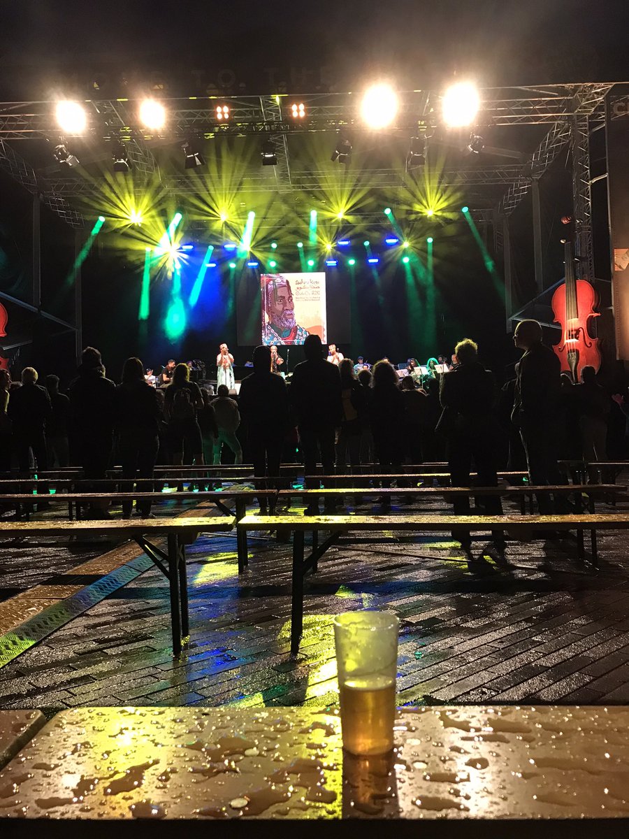 De toekenningen van de raad voor cultuur en de cultuur fondsen, voor de nieuwe periode zijn teleurstellend. Van de intentie om meer te doen voor de Regio is niet veel waar gemaakt. Uiteindelijk is verschraling van de Friese Culturele organisaties het gevolg. Dat moet niet!