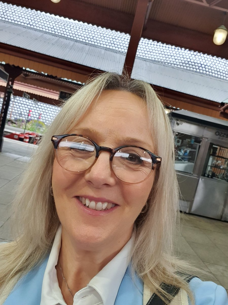 SLTManager's tweet photo. Heading to @RCSLT today to work on all things #SLTworkforce! 
#MySLTday @wespeechies @WeAHPs https://t.co/aNczrpfa2z